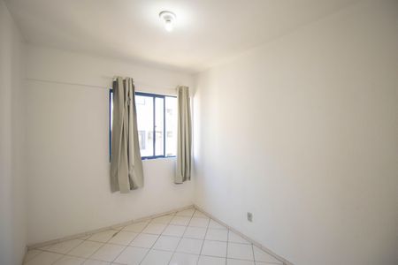 Quarto 2 de apartamento para alugar com 2 quartos, 43m² em Colubandê, São Gonçalo