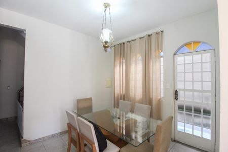 Sala 2 de casa à venda com 3 quartos, 200m² em Juliana, Belo Horizonte