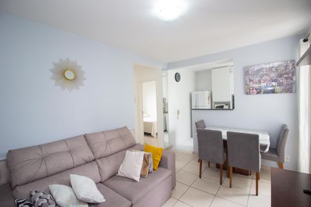 Sala de apartamento para alugar com 2 quartos, 61m² em Califórnia, Belo Horizonte