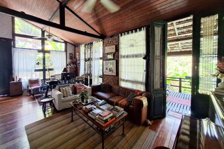 Sala de casa à venda com 3 quartos, 220m² em Itaipu, Niterói