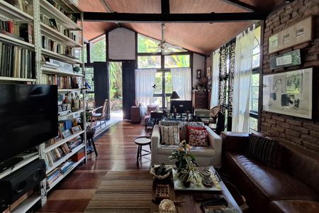 Sala de casa à venda com 3 quartos, 220m² em Itaipu, Niterói