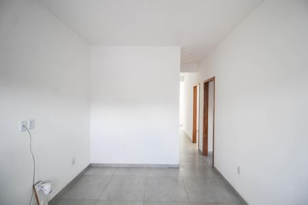 Sala de apartamento para alugar com 2 quartos, 77m² em Edson Passos, Mesquita