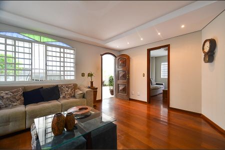Sala de Estar de casa à venda com 8 quartos, 420m² em Palmares, Belo Horizonte