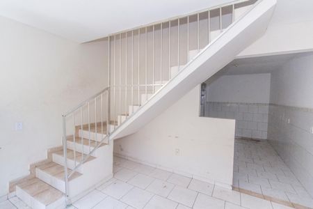 Sala de casa para alugar com 2 quartos, 100m² em Marechal Hermes, Rio de Janeiro