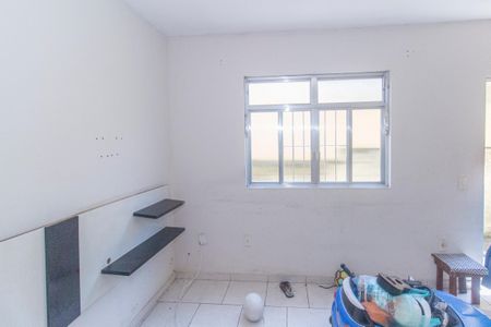Sala de casa para alugar com 2 quartos, 100m² em Marechal Hermes, Rio de Janeiro