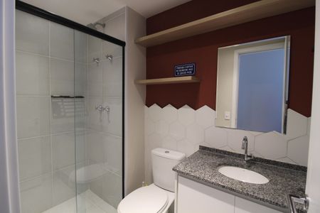 Banheiro de apartamento para alugar com 2 quartos, 60m² em Ferreira, São Paulo