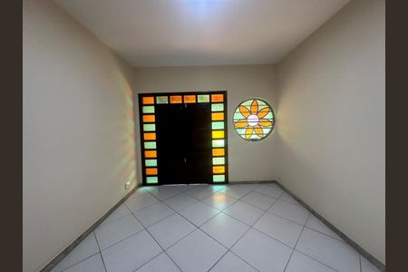 Casa para alugar com 3 quartos, 360m² em Santa Efigênia, Belo Horizonte