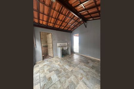 Casa para alugar com 3 quartos, 360m² em Santa Efigênia, Belo Horizonte