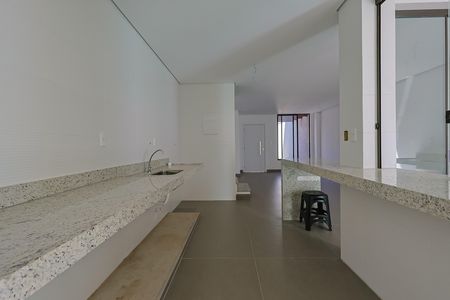 Cozinha de casa à venda com 3 quartos, 127m² em Santa Rosa, Belo Horizonte
