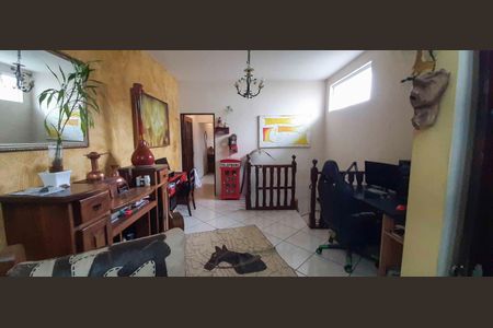 Casa à venda com 3 quartos, 500m² em Quitaúna, Osasco