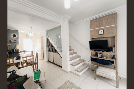 Sala de casa de condomínio à venda com 2 quartos, 79m² em Vila Maringa, Jundiaí