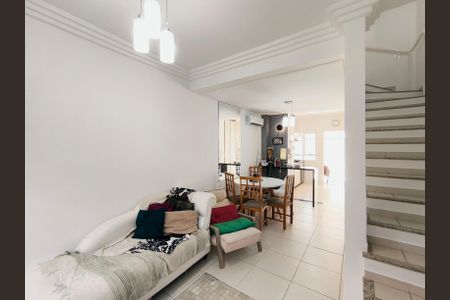 Sala de casa de condomínio à venda com 2 quartos, 79m² em Vila Maringa, Jundiaí