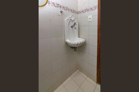 Lavabo de casa à venda com 4 quartos, 350m² em Nova Gameleira, Belo Horizonte