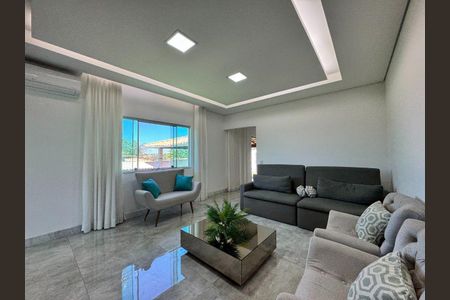 Casa à venda com 5 quartos, 350m² em Nossa Senhora de Lourdes, Lagoa Santa