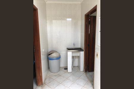 Área de serviço de casa para alugar com 3 quartos, 240m² em Balneario Praia do Pernambuco, Guarujá