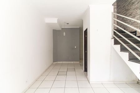 Sala de casa de condomínio à venda com 2 quartos, 62m² em Vila Campanela, São Paulo