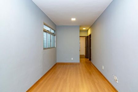 Sala de apartamento à venda com 3 quartos, 58m² em Estoril, Belo Horizonte