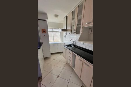 Cozinha de apartamento para alugar com 1 quarto, 62m² em Bigorrilho, Curitiba