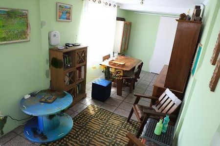 Casa à venda com 5 quartos, 254m² em Centro, Osasco