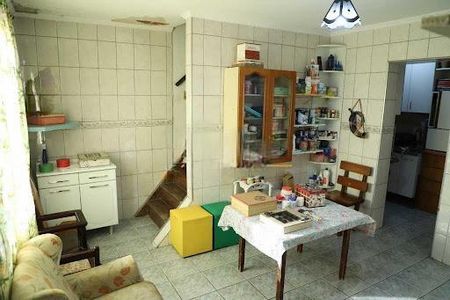 Casa à venda com 5 quartos, 254m² em Centro, Osasco
