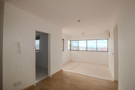 Sala de apartamento para alugar com 3 quartos, 77m² em Santana, Porto Alegre