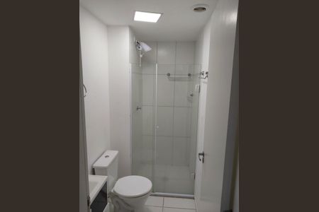 Banheiro de apartamento para alugar com 2 quartos, 36m² em Chacara Santa Lucia, Carapicuíba