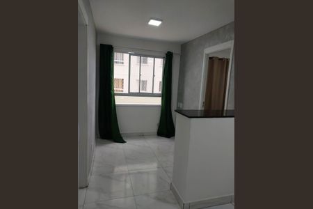 Sala de apartamento para alugar com 2 quartos, 36m² em Chacara Santa Lucia, Carapicuíba