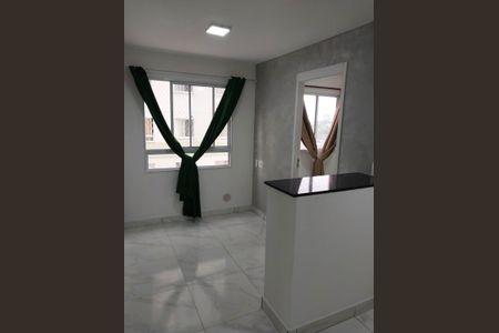 Sala de apartamento para alugar com 2 quartos, 36m² em Chacara Santa Lucia, Carapicuíba