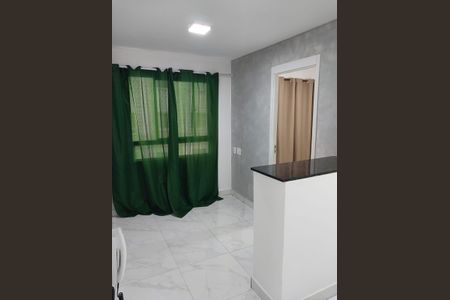 Sala de apartamento para alugar com 2 quartos, 36m² em Chacara Santa Lucia, Carapicuíba