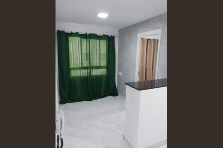 Sala de apartamento para alugar com 2 quartos, 36m² em Chacara Santa Lucia, Carapicuíba