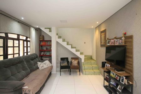 Sala de casa à venda com 3 quartos, 110m² em Fazenda da Juta, São Paulo