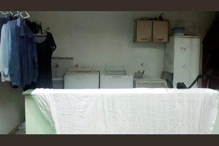 Casa à venda com 3 quartos, 125m² em Vila Dalva, São Paulo