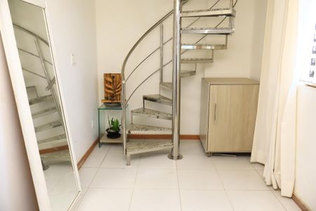 Sala de apartamento para alugar com 2 quartos, 120m² em Stiep, Salvador
