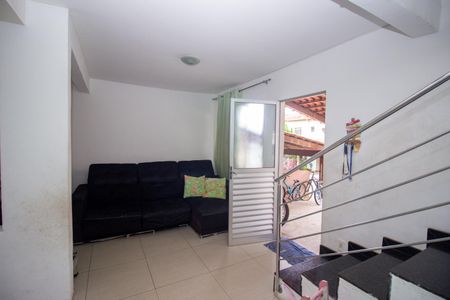 Sala de casa de condomínio à venda com 2 quartos, 120m² em Arvoredo Ii, Contagem