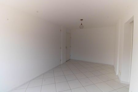 Sala de apartamento para alugar com 2 quartos, 62m² em Santa Barbara, Niterói
