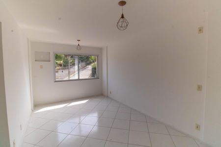 Sala de apartamento para alugar com 2 quartos, 62m² em Santa Barbara, Niterói