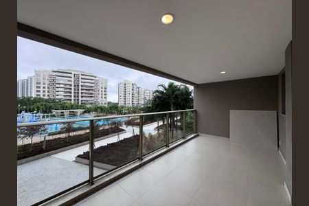 Varanda de apartamento para alugar com 3 quartos, 125m² em Barra da Tijuca, Rio de Janeiro