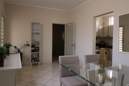 Sala de casa à venda com 3 quartos, 180m² em Taquaral, Campinas