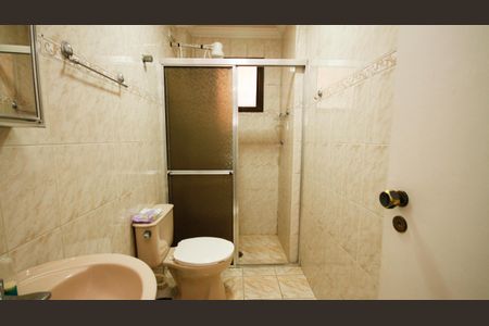 Banheiro Social de apartamento para alugar com 2 quartos, 80m² em Vila Assuncao, Praia Grande
