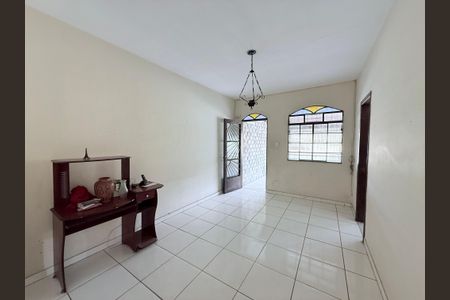 Casa para alugar com 3 quartos, 197m² em Alto Caiçaras, Belo Horizonte