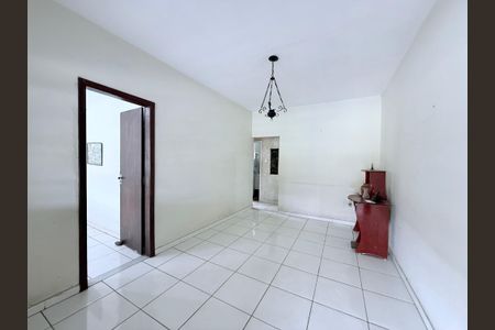 Casa para alugar com 3 quartos, 197m² em Alto Caiçaras, Belo Horizonte