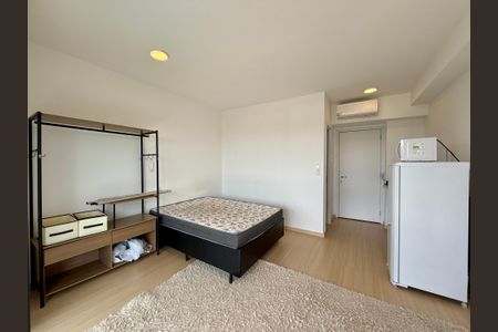 Quarto de kitnet/studio à venda com 0 quarto, 27m² em Santo Amaro, São Paulo