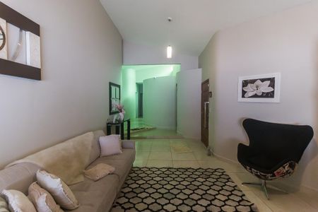 Sala de casa para alugar com 3 quartos, 175m² em Vila Oliveira, Mogi das Cruzes