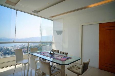 Casa à venda com 7 quartos, 491m² em Charitas, Niterói