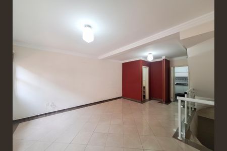 Sala de casa de condomínio para alugar com 3 quartos, 250m² em Imirim, São Paulo