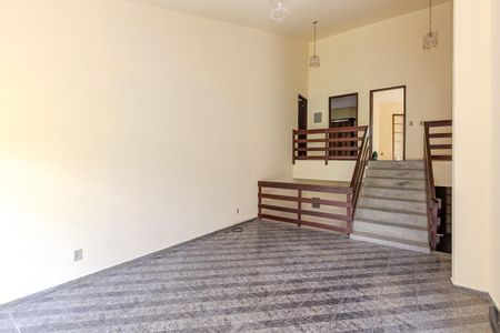 Sala de casa para alugar com 4 quartos, 242m² em Glória, Porto Alegre