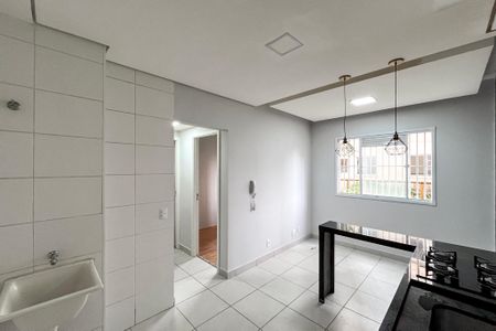 Sala de apartamento para alugar com 2 quartos, 32m² em Parque Fongaro, São Paulo