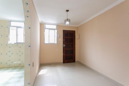 Sala de apartamento para alugar com 3 quartos, 55m² em Conjunto Residencial José Bonifácio, São Paulo