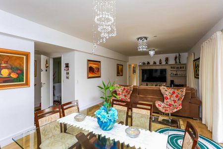 Apartamento para alugar com 3 quartos, 234m² em Jardim Arpoador, São Paulo