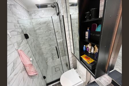 Banheiro social de apartamento à venda com 2 quartos, 42m² em Jardim Lideranca, São Paulo